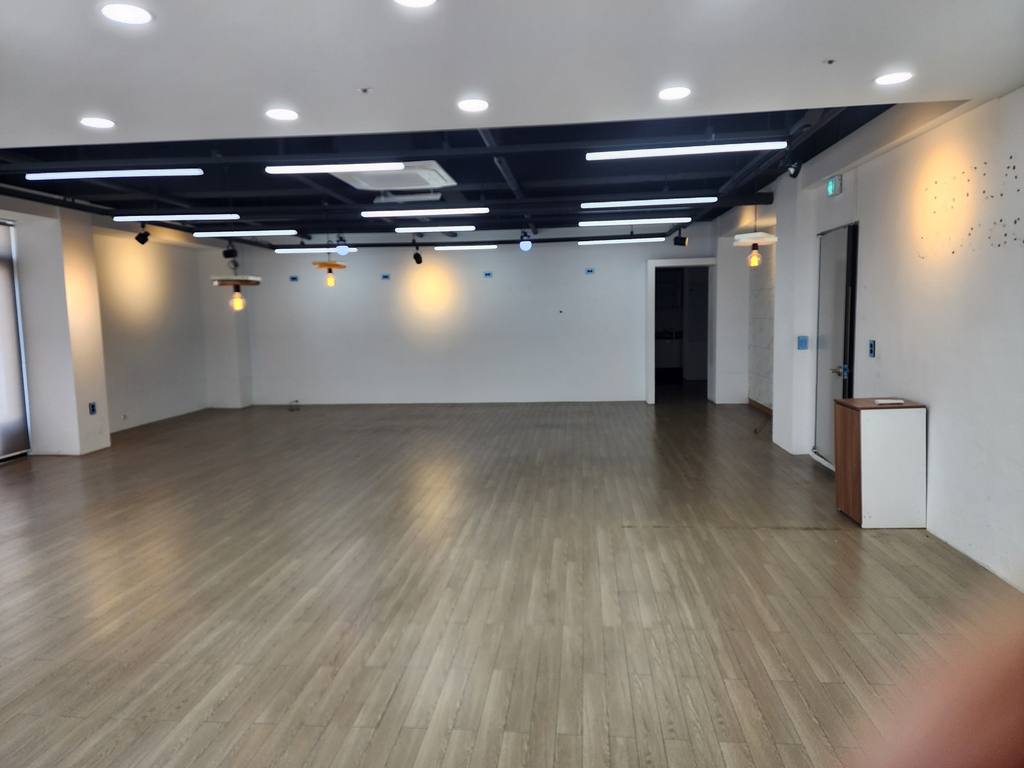 예다빌딩 상가 월세 사진 3
