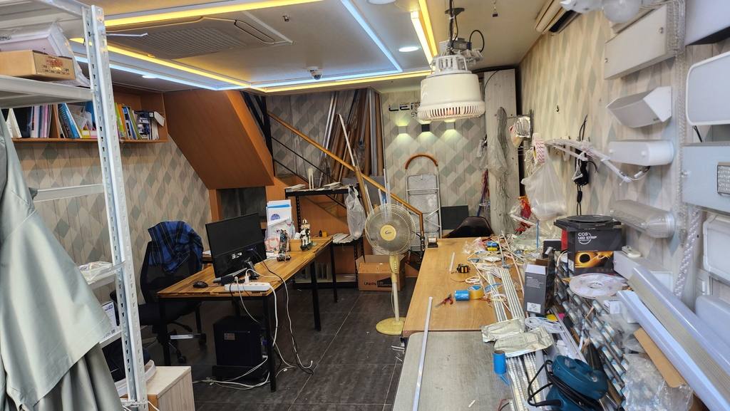 복합건축자재관 상가 매매 사진 2