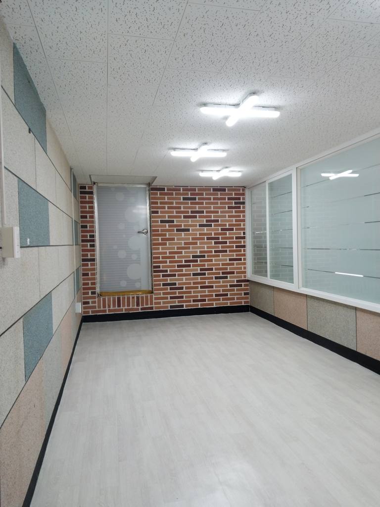 파라다이스 사무실 월세 사진 2
